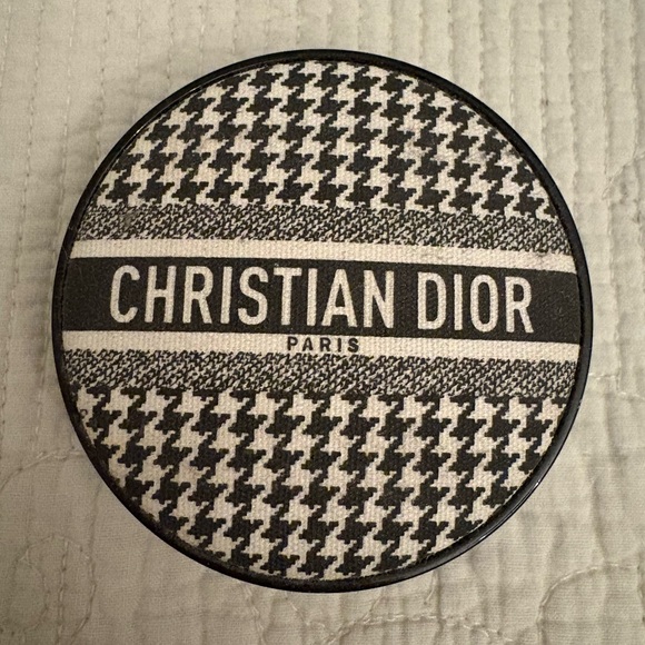 DIOR FOREVER COUTURE PERFECT CUSHION LIMITED EDITION IN 2N NEUTRAL - Picture 2 of 9